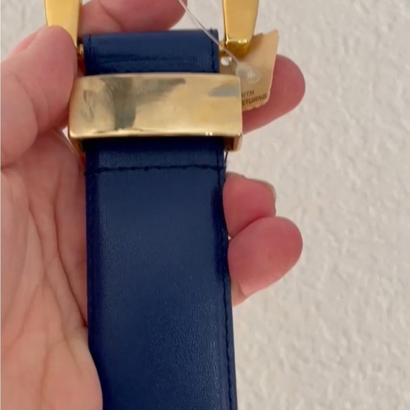 NWT Vintage 80’s Gold Buckle Blue Leather Belt - Picture 2 of 7